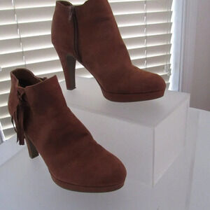 UNLISTED by Kenneth Cole Film Star Tassel Heel Ankle Booties Shoes Size 9 Wide